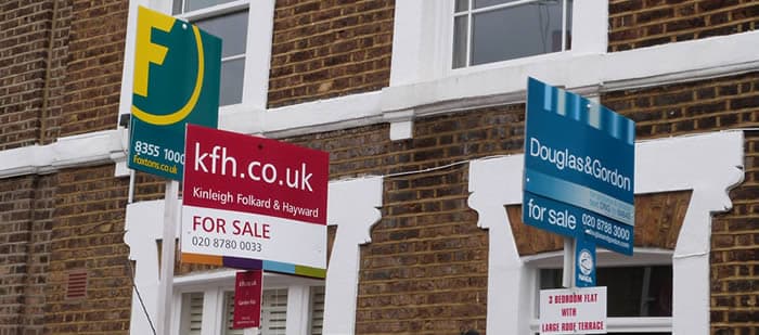 Average UK house price reaches new record high of £375,000 - Image