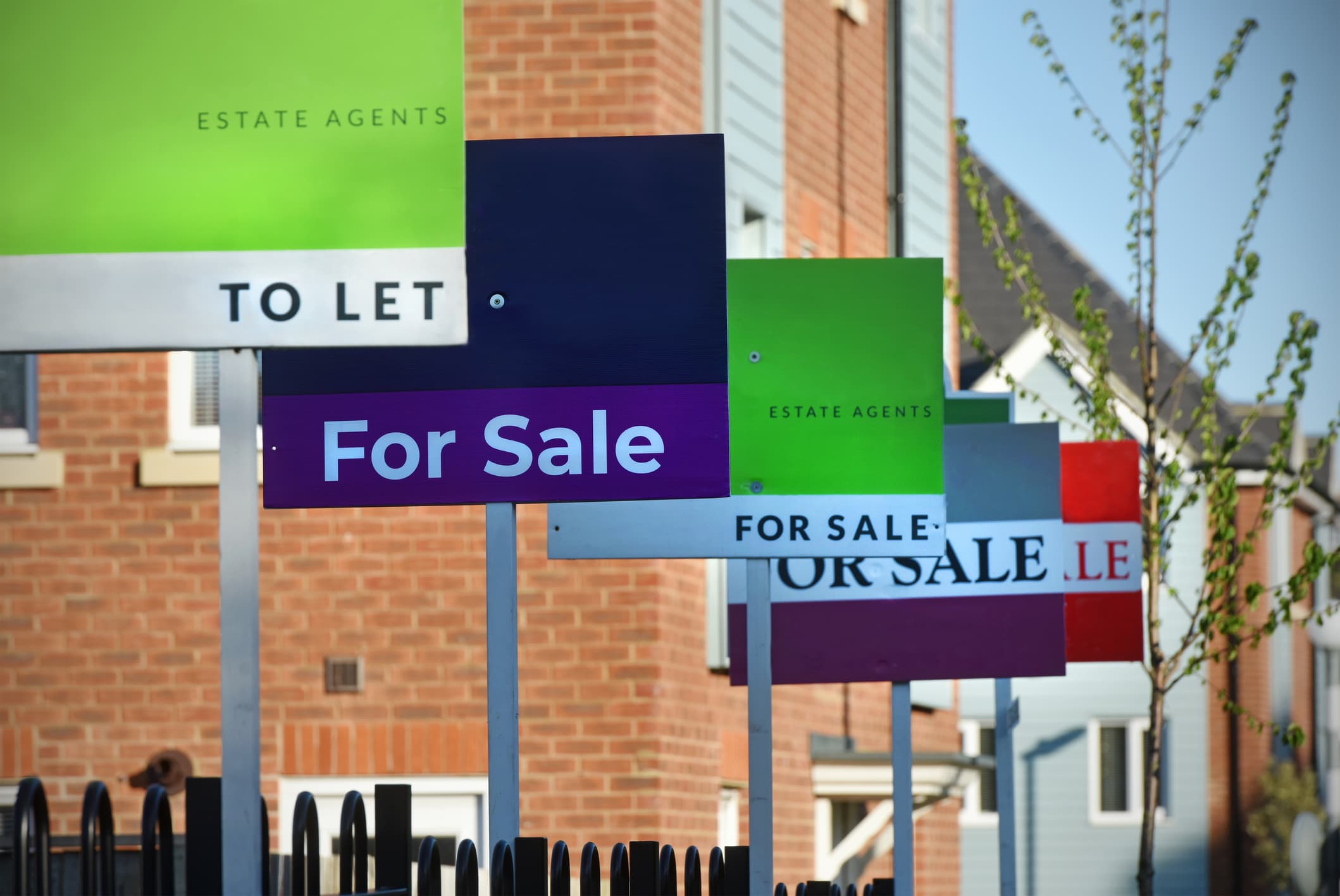 Number of UK homes up for sale hits 8-year high - Image